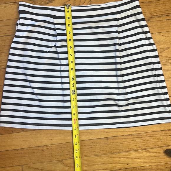 Tommy Hilfiger mini skirt size Large, 2 side pockets, 92% cotton - Picture 3 of 6